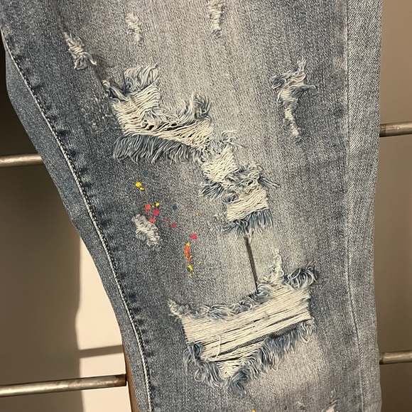 Judy Blue Paint Specked Distressed Boyfriend Fit Jeans - Picture 4 of 10